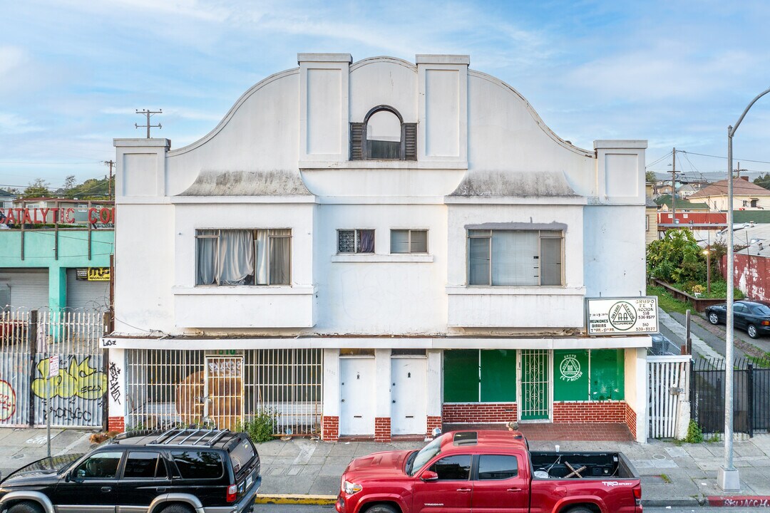 Station House in Oakland, CA - Building Photo