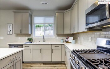 1052 Banyan St in Bremerton, WA - Building Photo - Building Photo