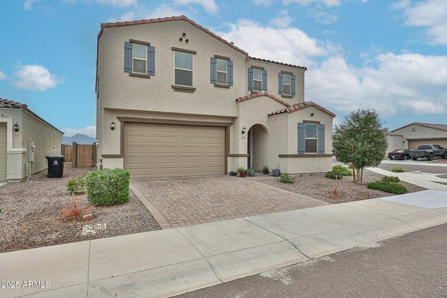 property at 509 E Elm Ln