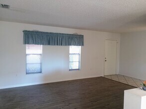 2105 Arbuckle Rd in Spring Hill, FL - Building Photo - Building Photo