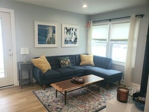 70 Dalton St in Long Beach, NY - Building Photo - Building Photo