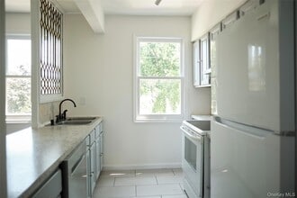 95 Liberty St, Unit 2 in Newburgh, NY - Building Photo - Building Photo