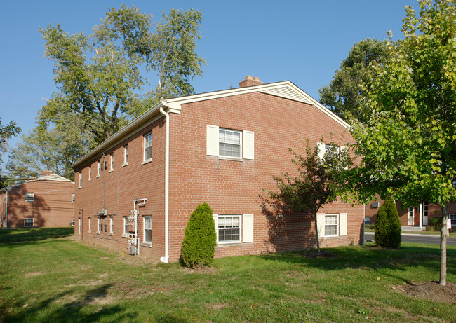 1411 Ombersley Ln in Columbus, OH - Foto de edificio - Building Photo