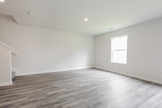 123 Colonial Walk in Pickens, SC - Building Photo - Building Photo