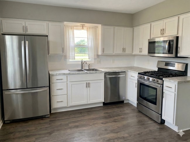 property at 825 Orlando Ave SE