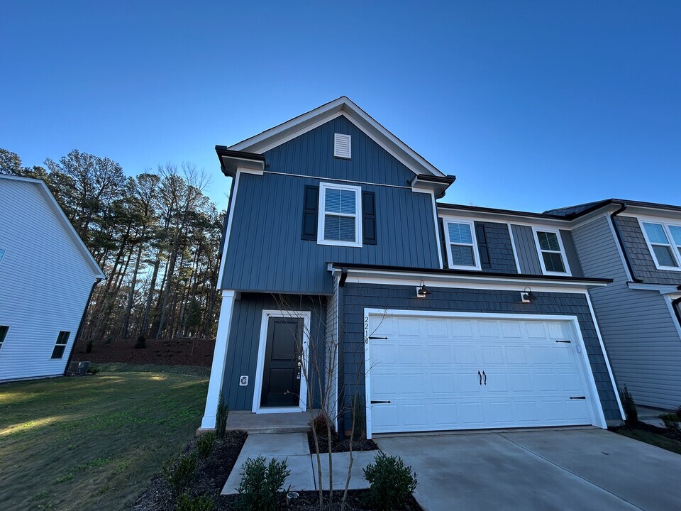 2210 Seacoast Ave in Durham, NC - Building Photo