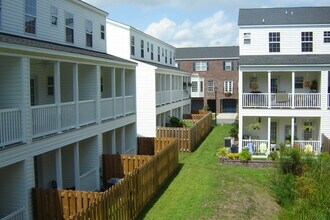 204 Station Trl in Savannah, GA - Building Photo - Building Photo