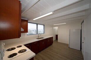 1957 Hoohai St in Pearl City, HI - Building Photo