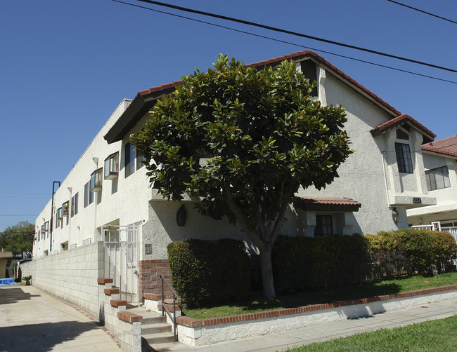 227 S Del Mar Ave in San Gabriel, CA - Foto de edificio - Building Photo