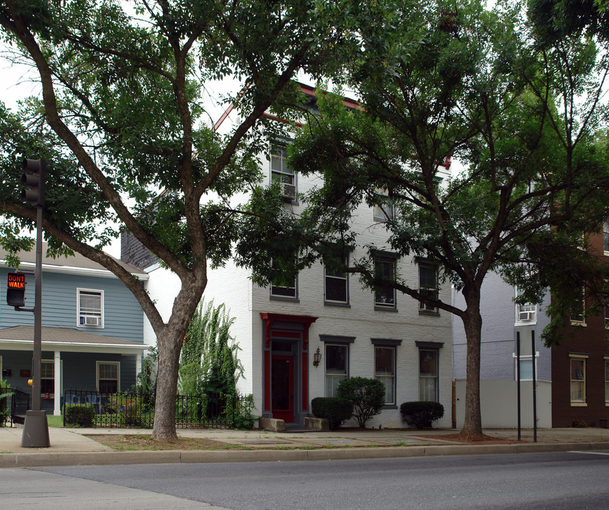 401 S Market St in Frederick, MD - Foto de edificio