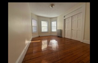 27 Forest St, Unit 1 in Cambridge, MA - Building Photo