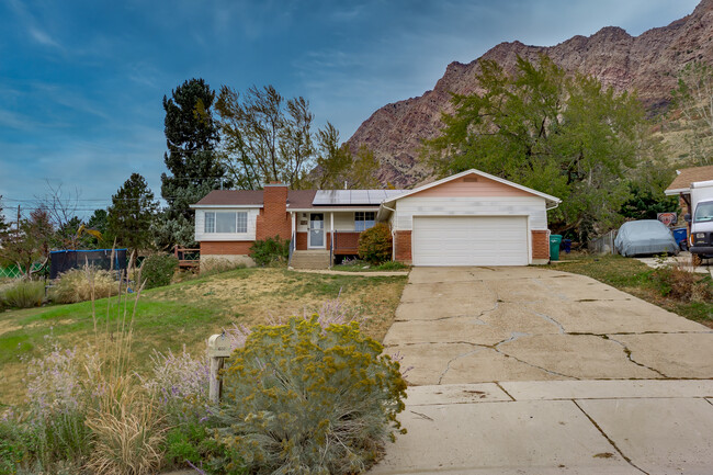 602 Hislop Dr in Ogden, UT - Building Photo - Building Photo