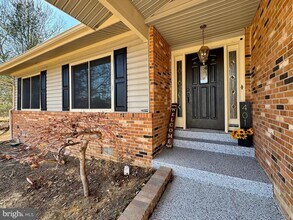 401 Butternut Ct in La Plata, MD - Building Photo - Building Photo