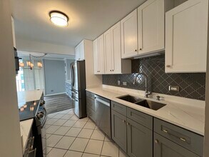 70 W Huron St in Chicago, IL - Building Photo - Building Photo