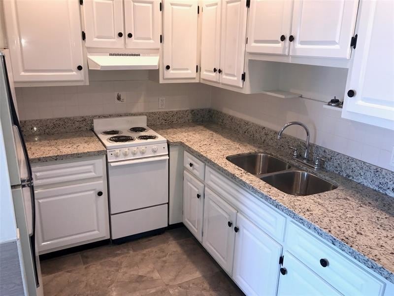 22 SE 3rd Terrace in Dania Beach, FL - Building Photo