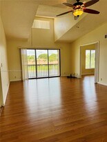 806 Sky Pine Way in Greenacres, FL - Building Photo