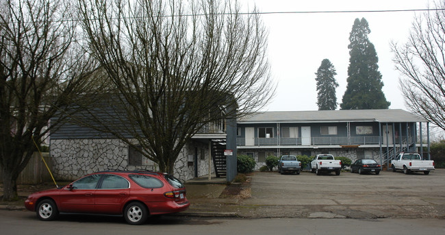 410 9th Ave SW in Albany, OR - Building Photo - Building Photo