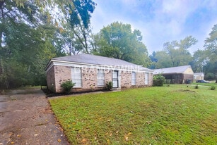 4534 Valley Stream Dr in Memphis, TN - Building Photo