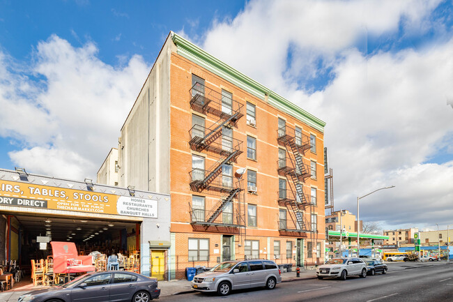 1371 Atlantic Ave in Brooklyn, NY - Foto de edificio - Building Photo