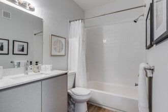 Sandlake Palazzo in Orlando, FL - Building Photo - Interior Photo