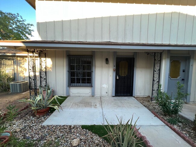 1467 Lorilyn Ave in Las Vegas, NV - Building Photo - Building Photo