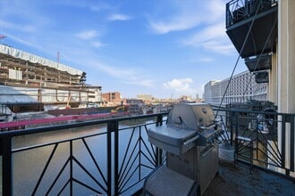 758 N Larrabee St in Chicago, IL - Foto de edificio - Building Photo