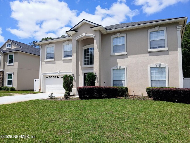 property at 2135 Thorn Hollow Ct