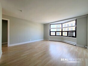 443 W Wellington Ave in Chicago, IL - Building Photo - Building Photo
