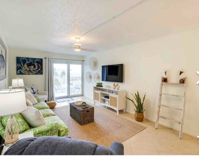 201 E Ocean Dr, Unit 3-310 in Key Colony Beach, FL - Building Photo - Building Photo