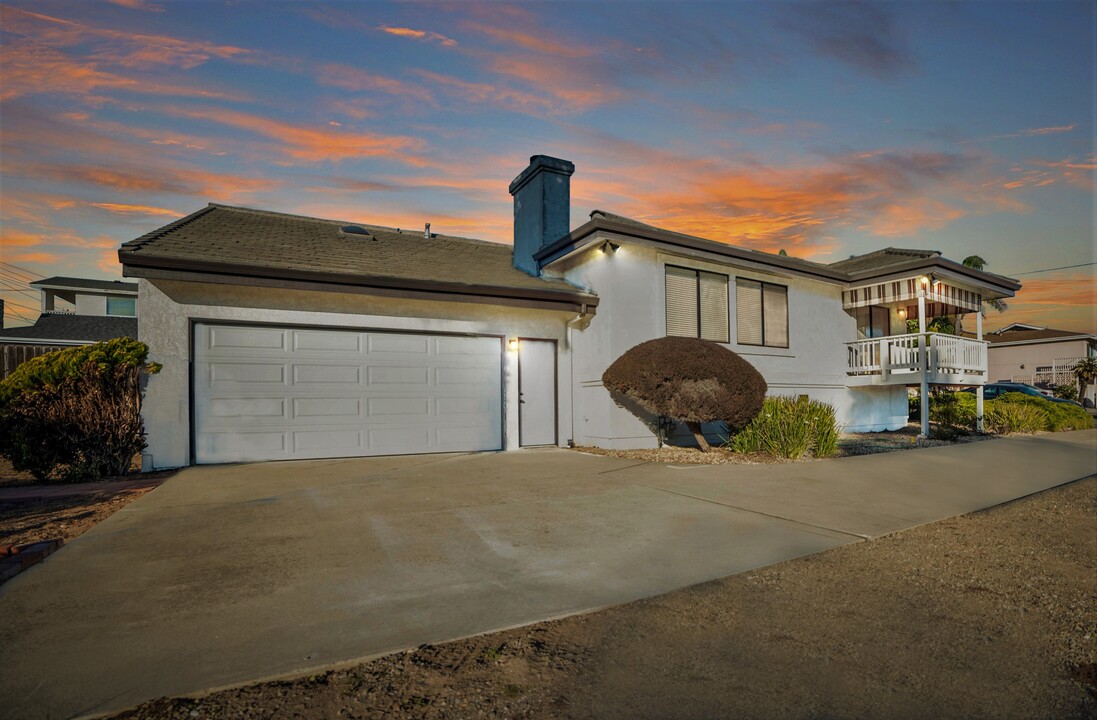 181 N Elm St in Arroyo Grande, CA - Building Photo