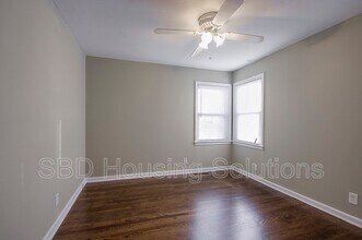 602 N Lakeview Ave in Independence, MO - Building Photo - Building Photo