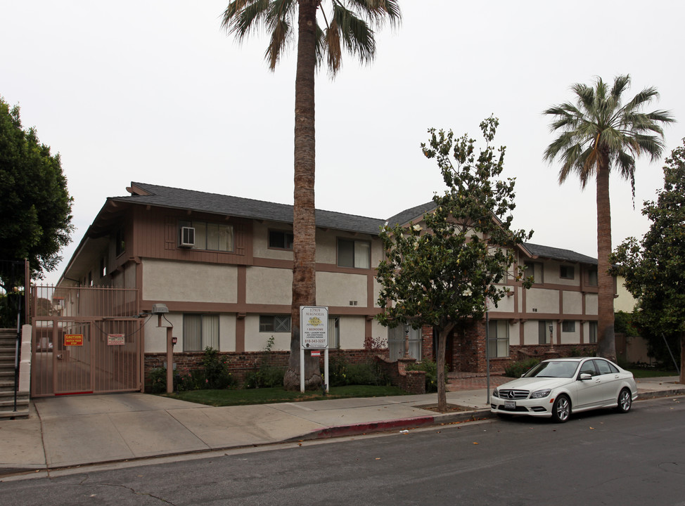 Rustic Villa in Encino, CA - Foto de edificio