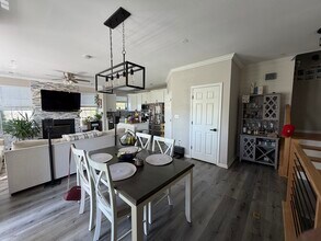 2434 Coopers Branch Ct, Unit 2434 in Herndon, VA - Foto de edificio - Building Photo