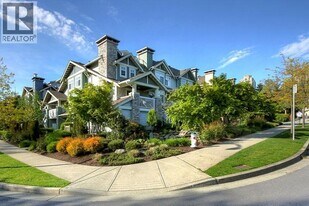 7488 Southwynde Ave in Burnaby, BC - Building Photo