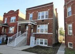 5317 W Newport Ave, Unit Garden Unit #1 in Chicago, IL - Building Photo