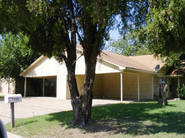 115 Saddle Rd in White Settlement, TX - Building Photo