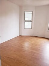 36 Yates Ave, Unit 2nd floor in Newark, NJ - Building Photo - Building Photo