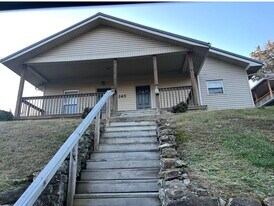 265 Sycamore St, Unit B in Pikeville, KY - Building Photo