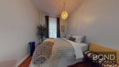 313 E 93rd St in New York, NY - Building Photo - Building Photo