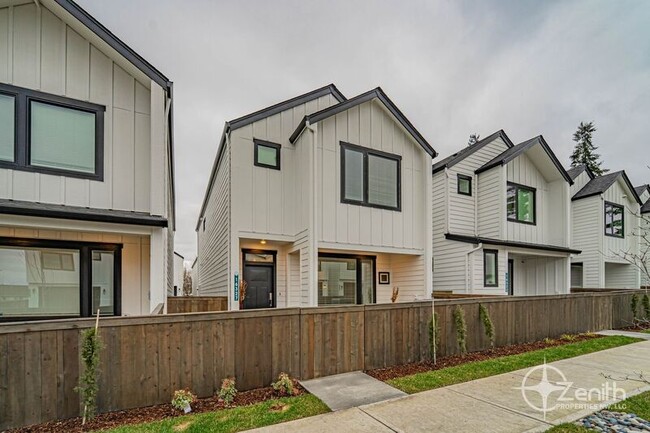 16327 NE 21st St in Vancouver, WA - Building Photo - Building Photo