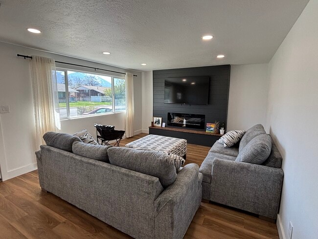 property at 954 S 100 W