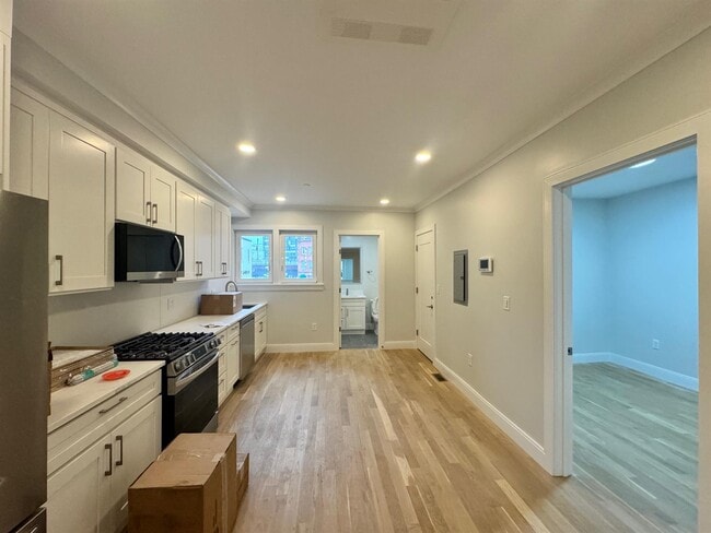 37 Gore St, Unit 3 in Cambridge, MA - Building Photo - Building Photo
