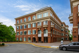 Towngate North in Alexandria, VA - Building Photo - Building Photo