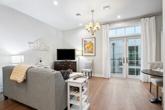 731 Saint Charles Ave, Unit 514 in New Orleans, LA - Building Photo - Building Photo