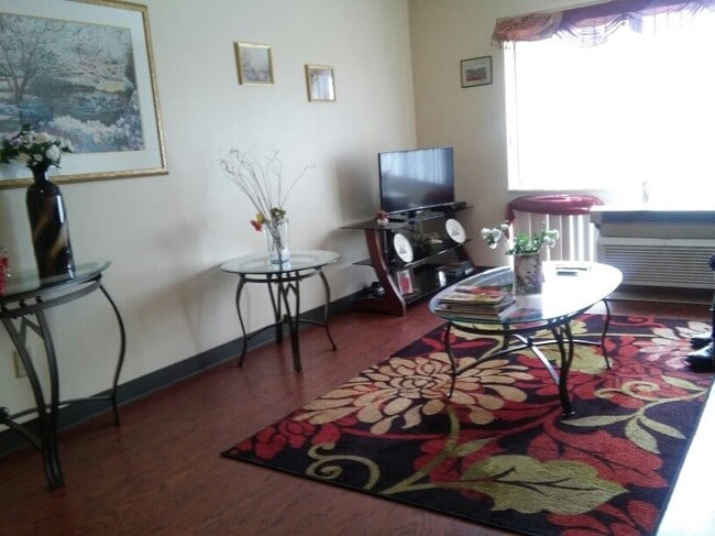 property at 1801 N Broadway St