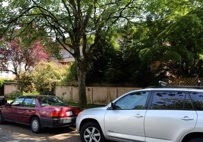 2220 W 7th Ave in Vancouver, BC - Building Photo