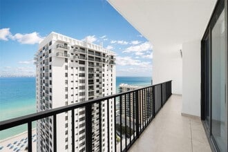 2401 S Ocean Dr, Unit 2402 in Hollywood, FL - Foto de edificio - Building Photo