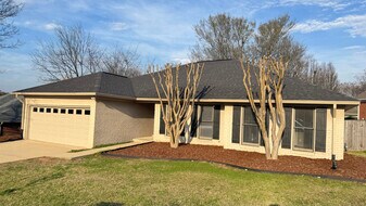 350 Revere Rd in Tuscaloosa, AL - Building Photo