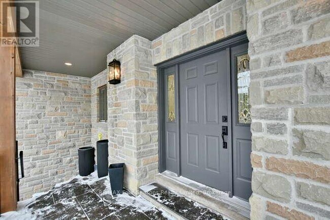129 Blueski George Crescent in Blue Mountains, ON - Building Photo - Building Photo