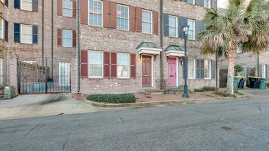 407 E Hull St in Savannah, GA - Building Photo - Building Photo